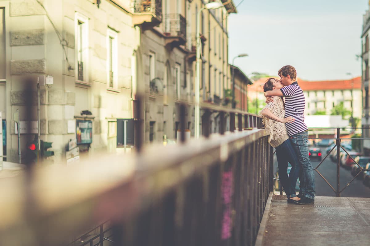 engagement-photography-a-pre-wedding-walk-in-milans-navigli
